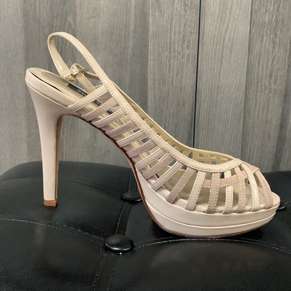 White House Black Market Cream Patent Leather Open Toe Criss Cross Shoes Size 6M - Picture 7 of 11